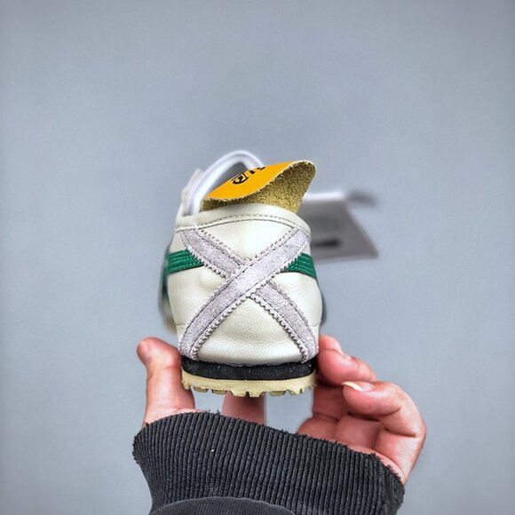 Onitsuka Tiger Mexico 66 Low-Top Athletic Shoes - Picture 7 of 9
